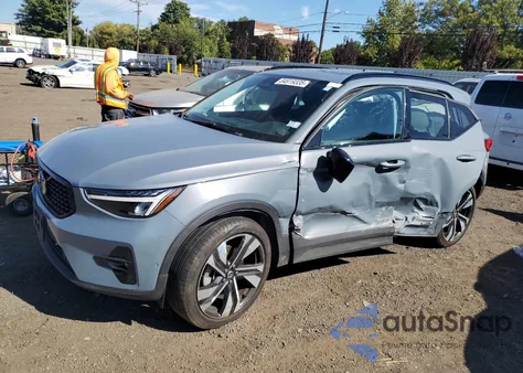 2023 Volvo Xc40 Plus из США, поврежденный, VIN YV4L12UW9P2062304